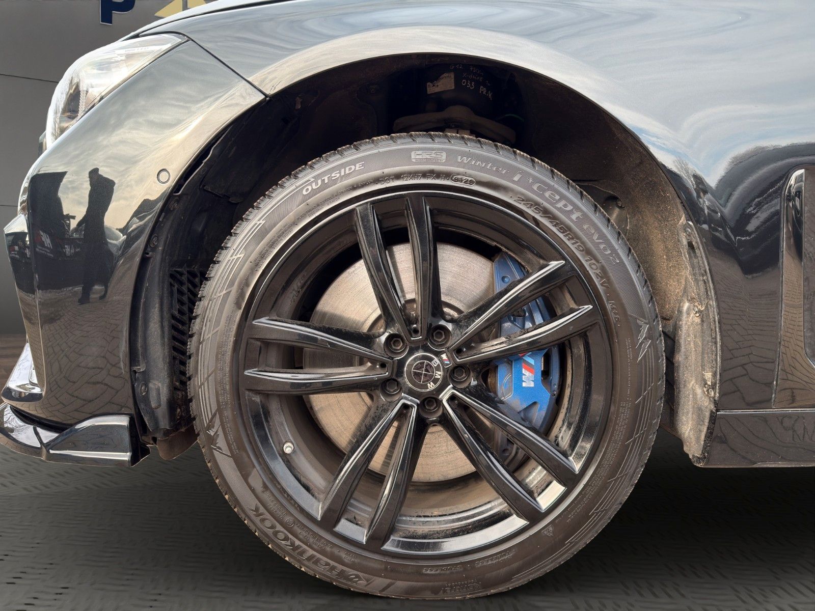 Fahrzeugabbildung BMW 750Li xDrive HUD/Skylounge/H&K/Massage/Luftf.