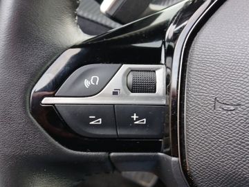 Peugeot 2008 Allure 1.2 PureTech 130 LED+SHZ+Alcant.+PDC