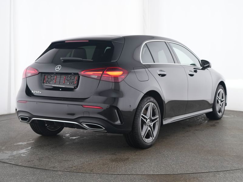 Fahrzeugabbildung Mercedes-Benz A 250 e AMG Totwi. LED 360° SHZ KeyLess Ambie.