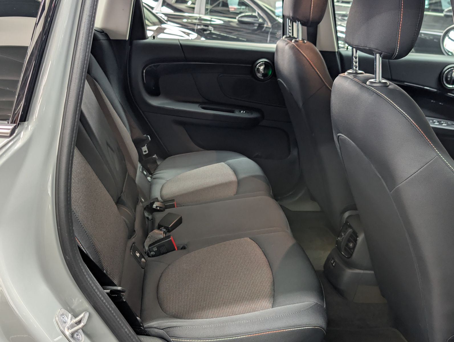 Fahrzeugabbildung MINI Countryman SE (Cooper) Essential Trim All4 94%So