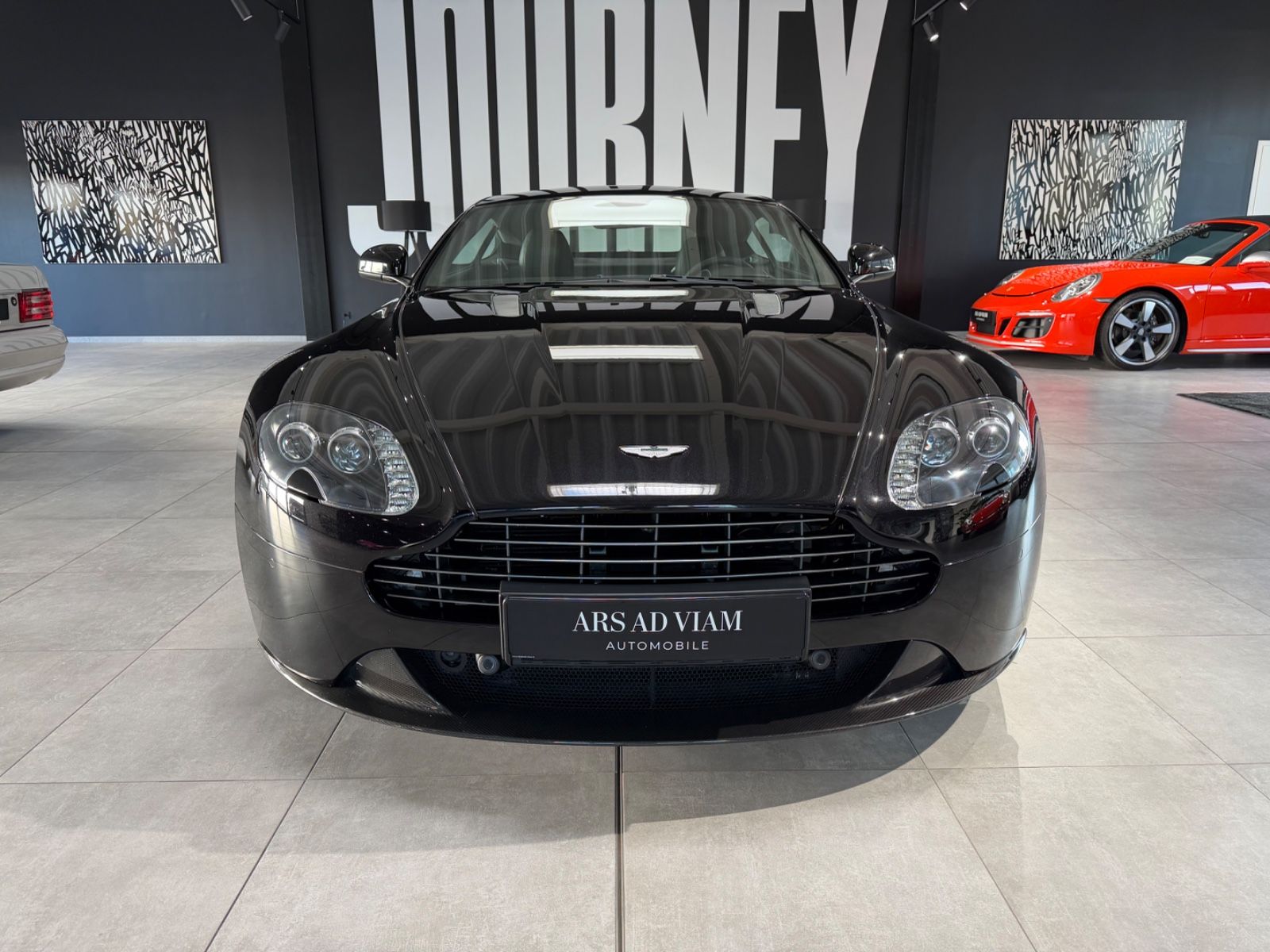ASTON MARTIN V8 Vantage