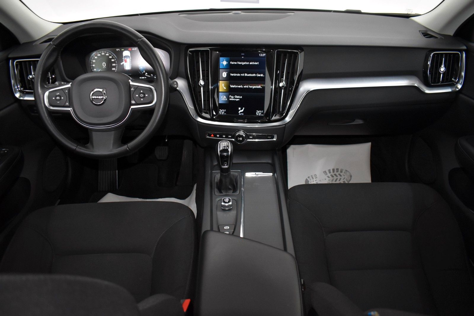 Fahrzeugabbildung Volvo V60 Kombi Momentum Core,LED,Kamera,Carplay,DAB