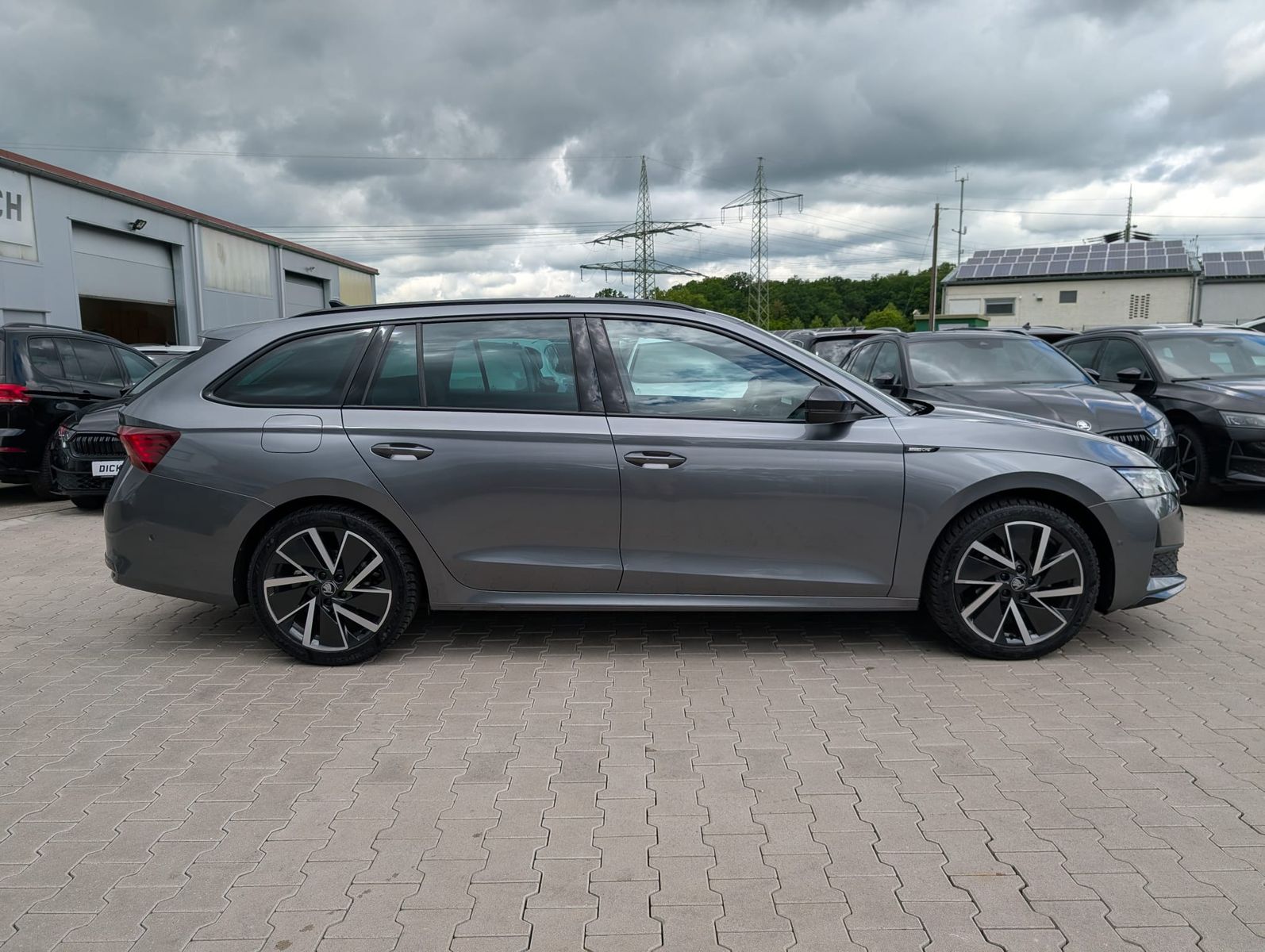 Fahrzeugabbildung SKODA Octavia 2.0 TDI Sportline DSG MATRIX*WINTER*5J.G