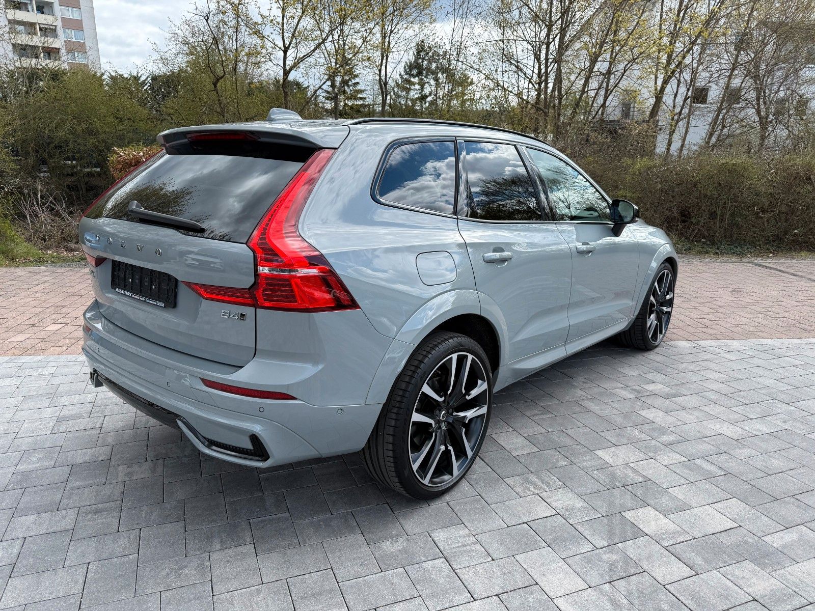 Volvo XC60 B4 AWD ULTIMATE DARK STANDHZG AHK 22 LEDER foto 5