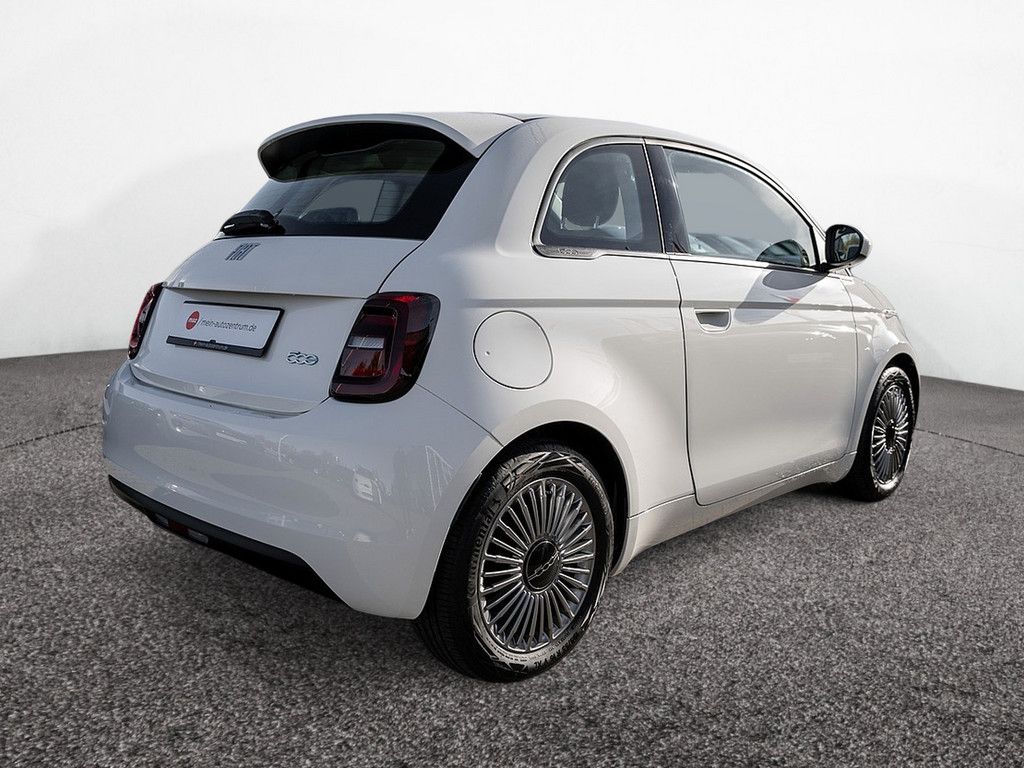 Fiat 500e 42 kWh KLIMA ALU BLUETOOTH DAB imagem 3