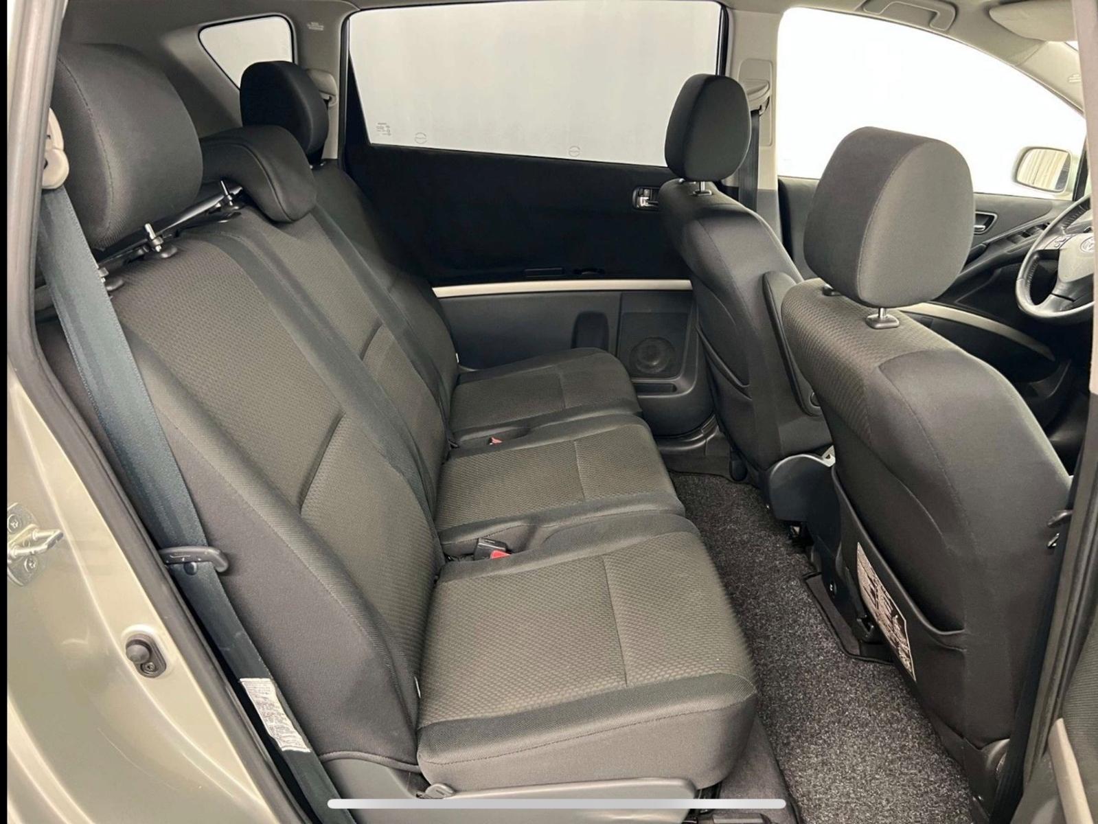 Toyota Corolla Verso 2004 — photo 10