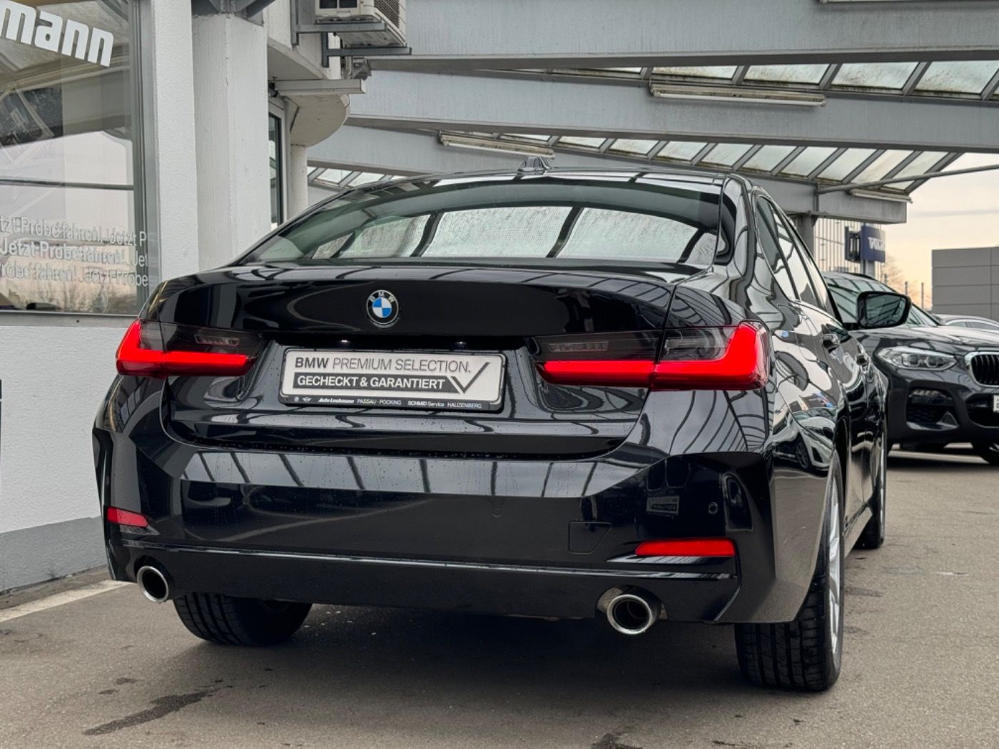 Fahrzeugabbildung BMW 318i Limousine HUD/DrivAssi GARANTIE bis 11/2027