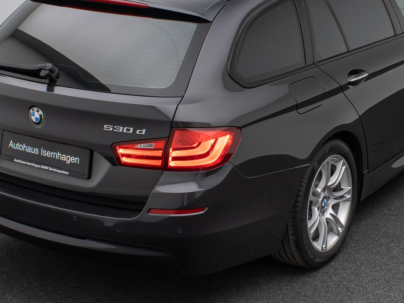 Fahrzeugabbildung BMW 530d xD M Sport Kamera HUD NaviPro Panorama HiFi