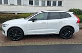 Volvo XC60 B5 AWD R-Design | Luftfederung | B&W | Voll - Volvo XC60 in Braunschweig