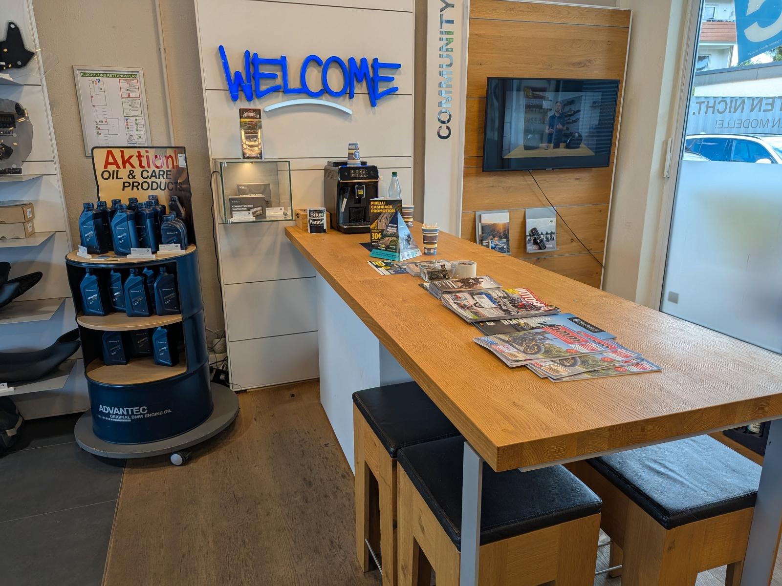showroom-image-bottom