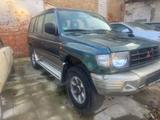 Mitsubishi Pajero V20 2.5 Diesel - Mitsubishi Pajero aus 2005 mit Diesel-Antrieb