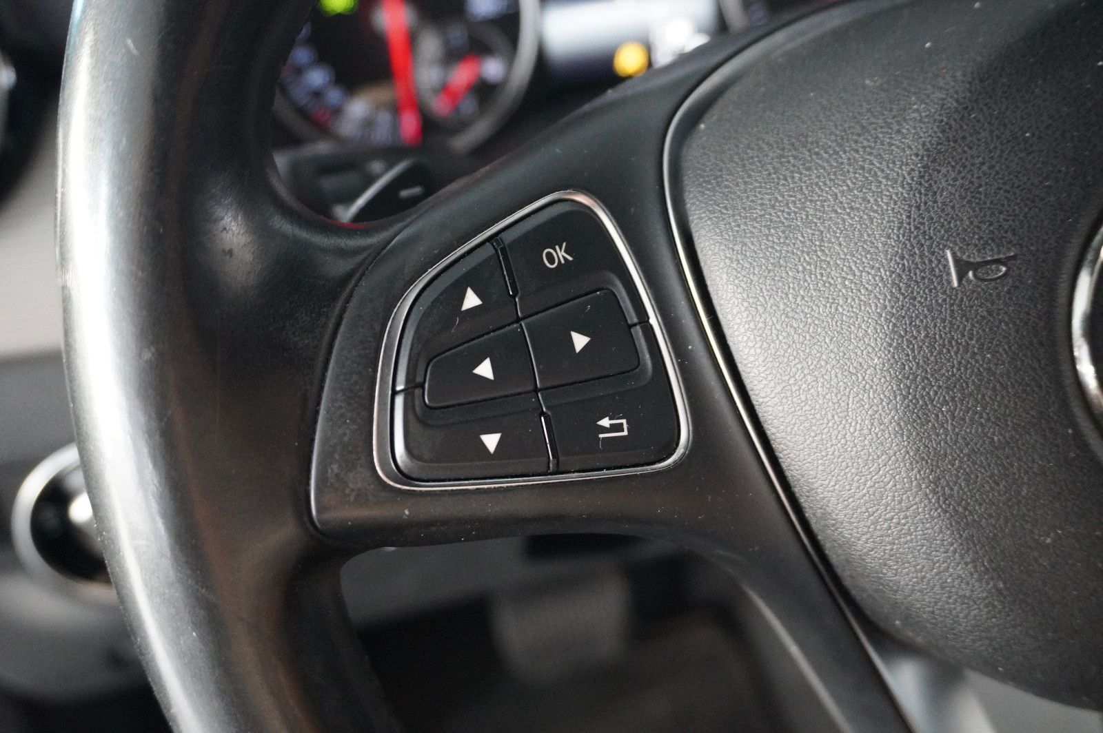 Fahrzeugabbildung Mercedes-Benz B 180 CDI STYLE NAVI/LED/KAMERA/SHZ/TEMP./PDC
