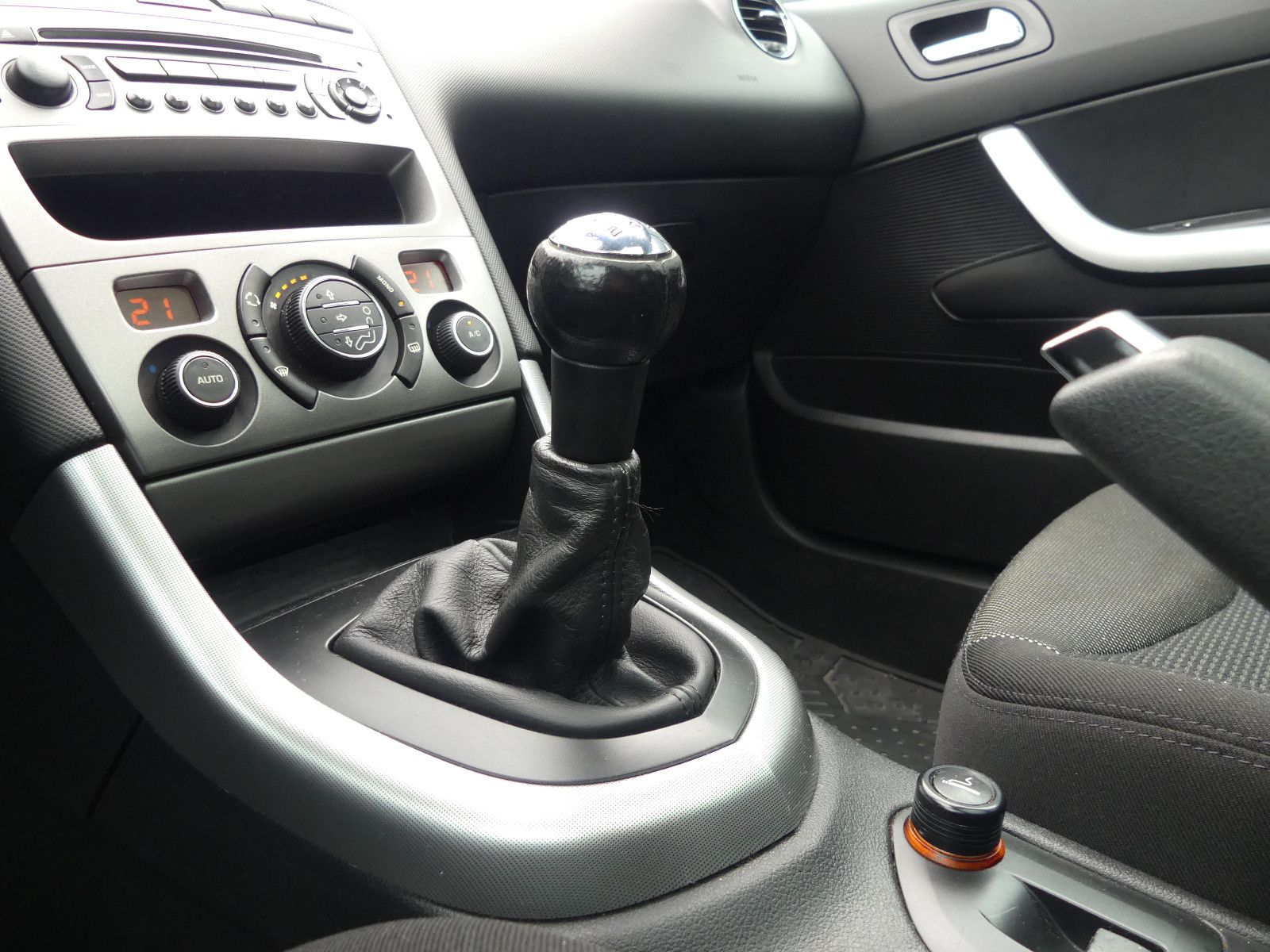 Fahrzeugabbildung Peugeot 308 Sport Plus 150 THP *PDC*SITZHZG*PANO*LM*GRA*