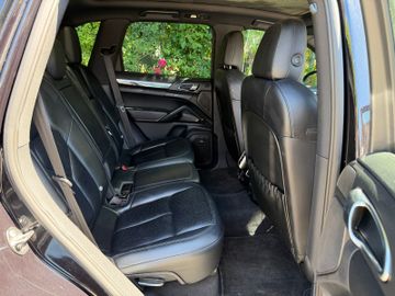 Porsche Cayenne - 5