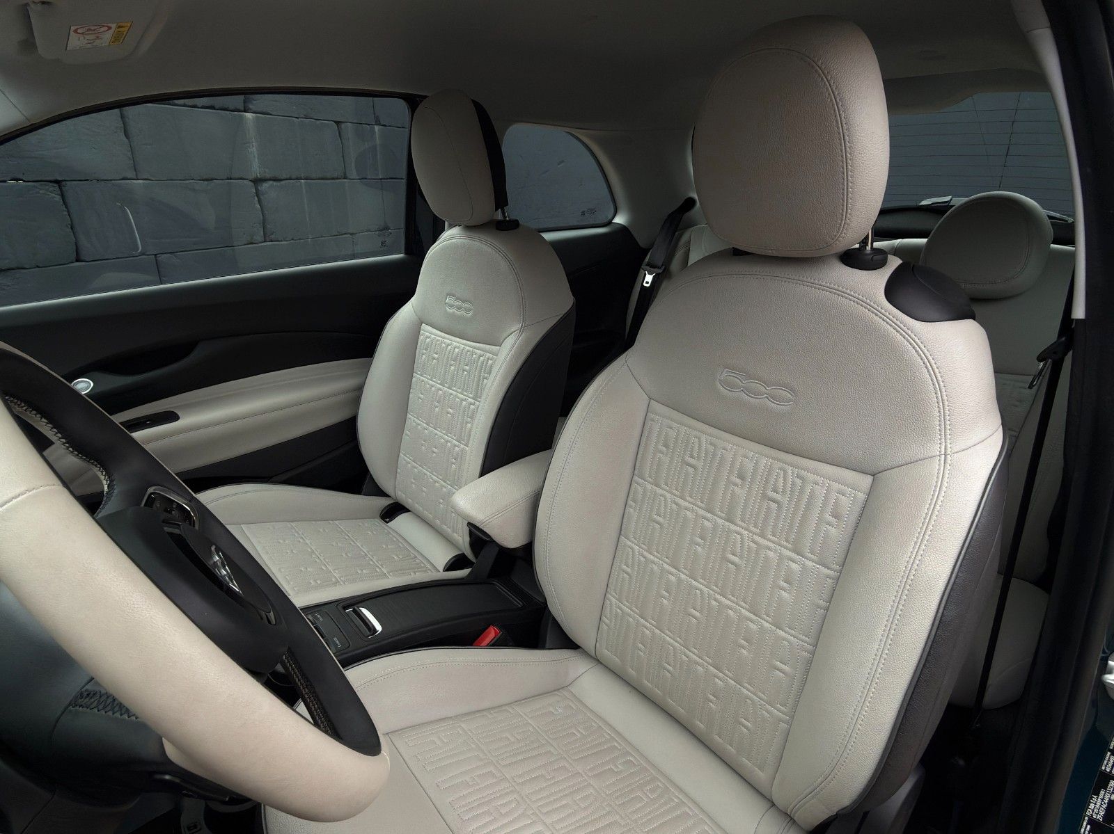 Fahrzeugabbildung Fiat 500e La Prima by Bocelli Leder CarPlay ACC CAM