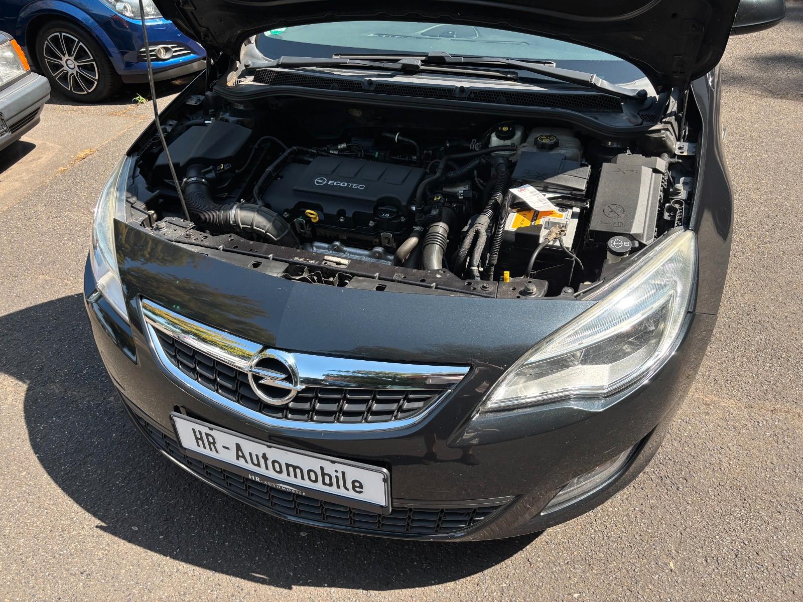 Opel Astra 2012 — photo 14