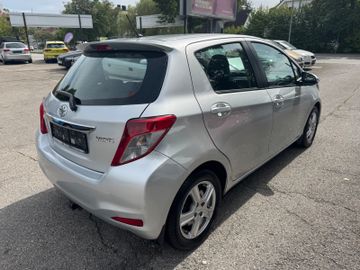 Toyota Yaris - 11