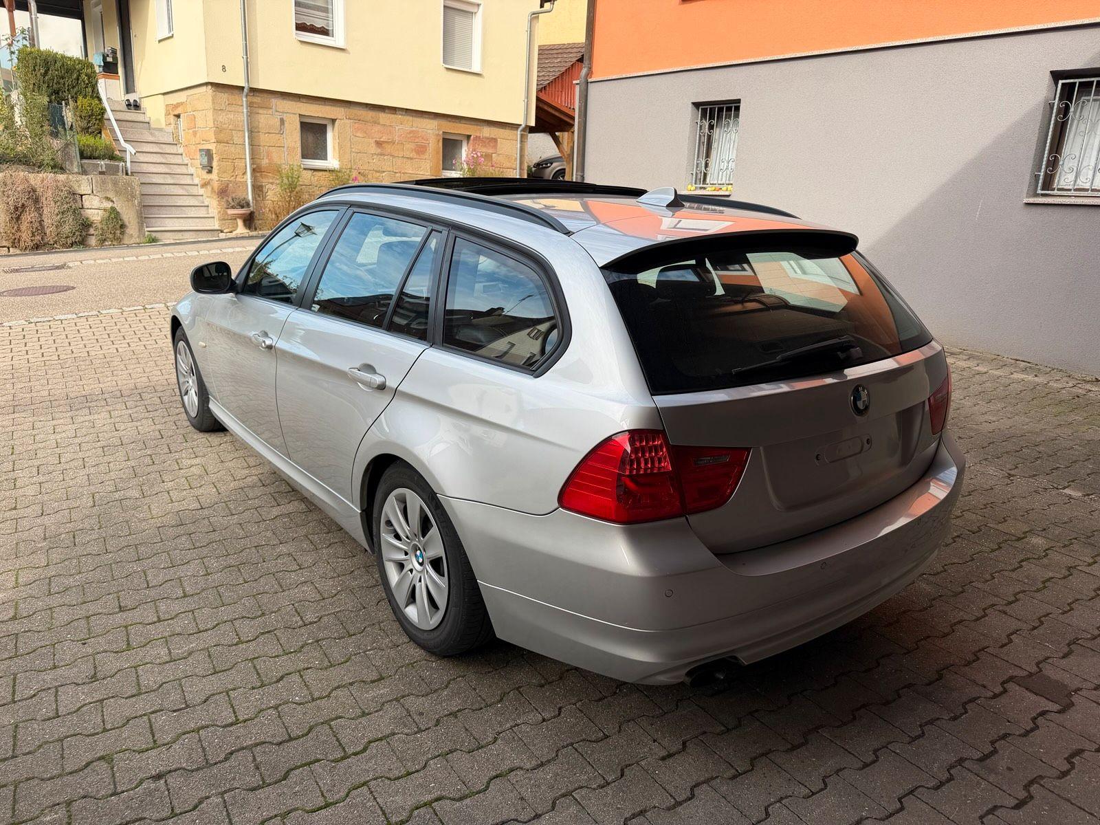 BMW 318 2010 — engine 143 HP (105kW)