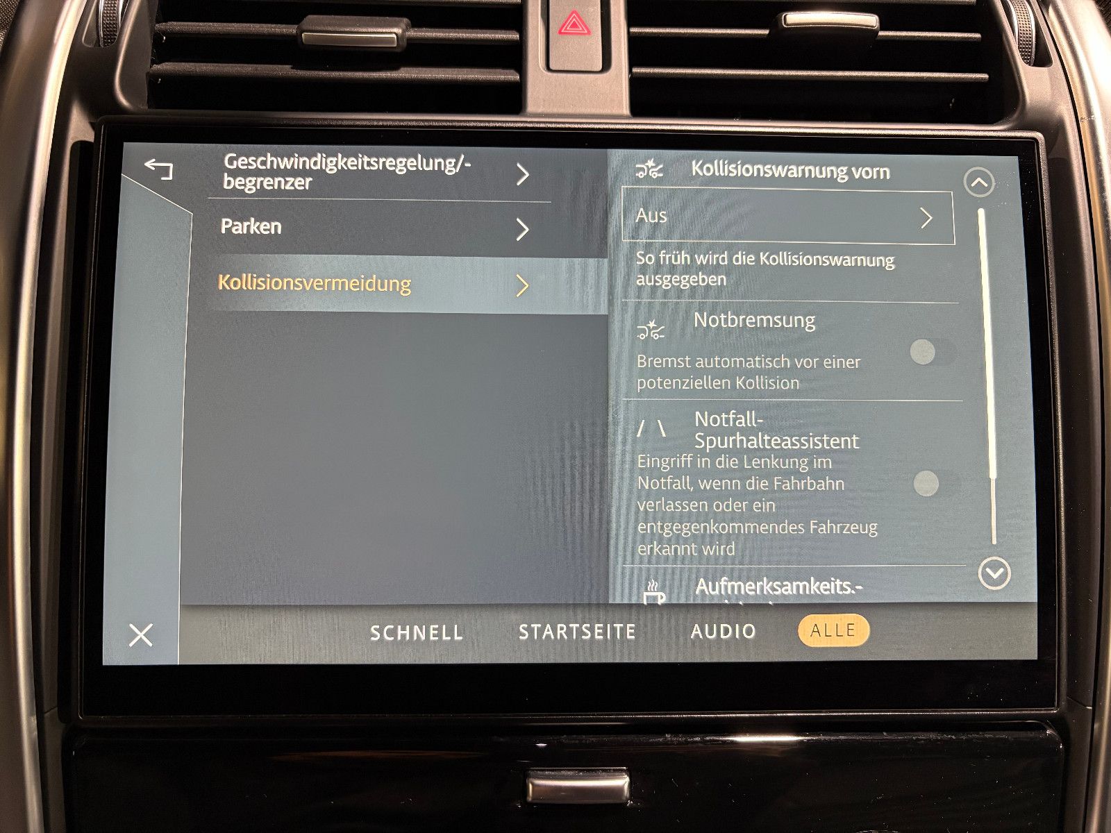 Fahrzeugabbildung Land Rover Discovery 5 R-Dynamic SE AWD/7-SITZER/360''KAM