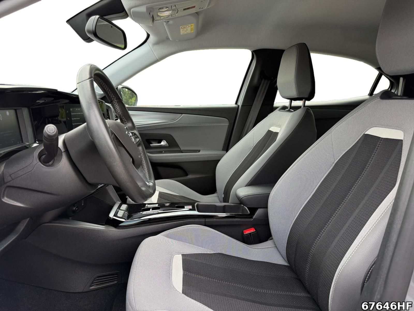 Fahrzeugabbildung Opel Mokka -e Elegance