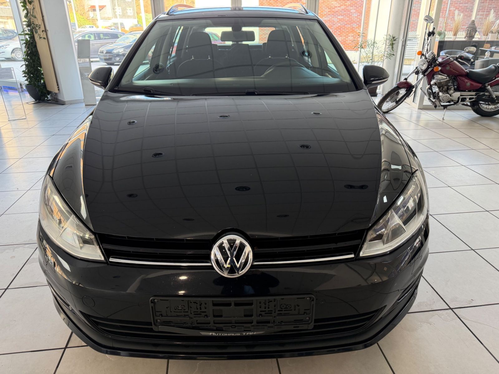 Fahrzeugabbildung Volkswagen Golf VII Variant Trendline BMT