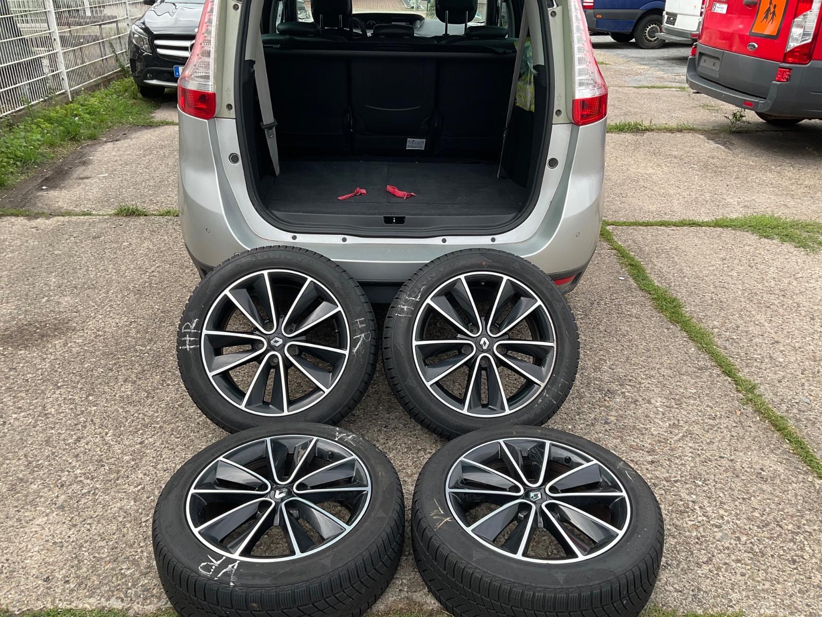 Renault Scenic 2013 — photo 18