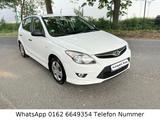 Hyundai i30 Cw blue 1.4 Comfort Klima TÜV - Hyundai i30: Limousine, Cw