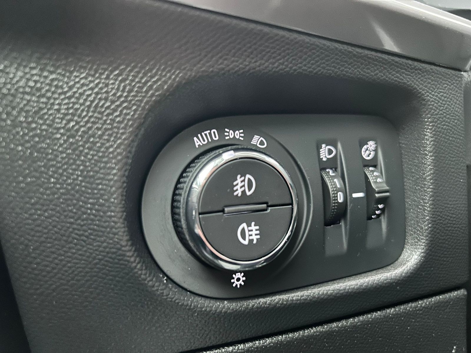 Fahrzeugabbildung Opel Mokka-e°Elegance°Kamera°50 kWh°CCS°LED