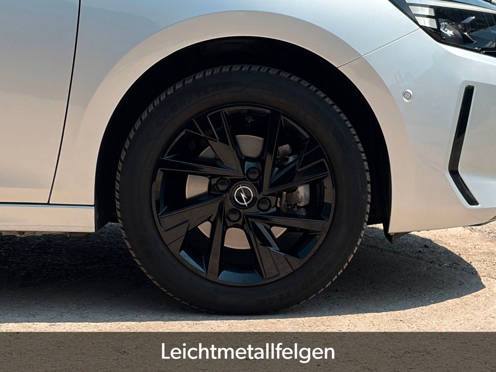 Fahrzeugabbildung Opel Corsa F GS 1.2 Turbo ACC CAM SHZ LHZ LED CarPl.