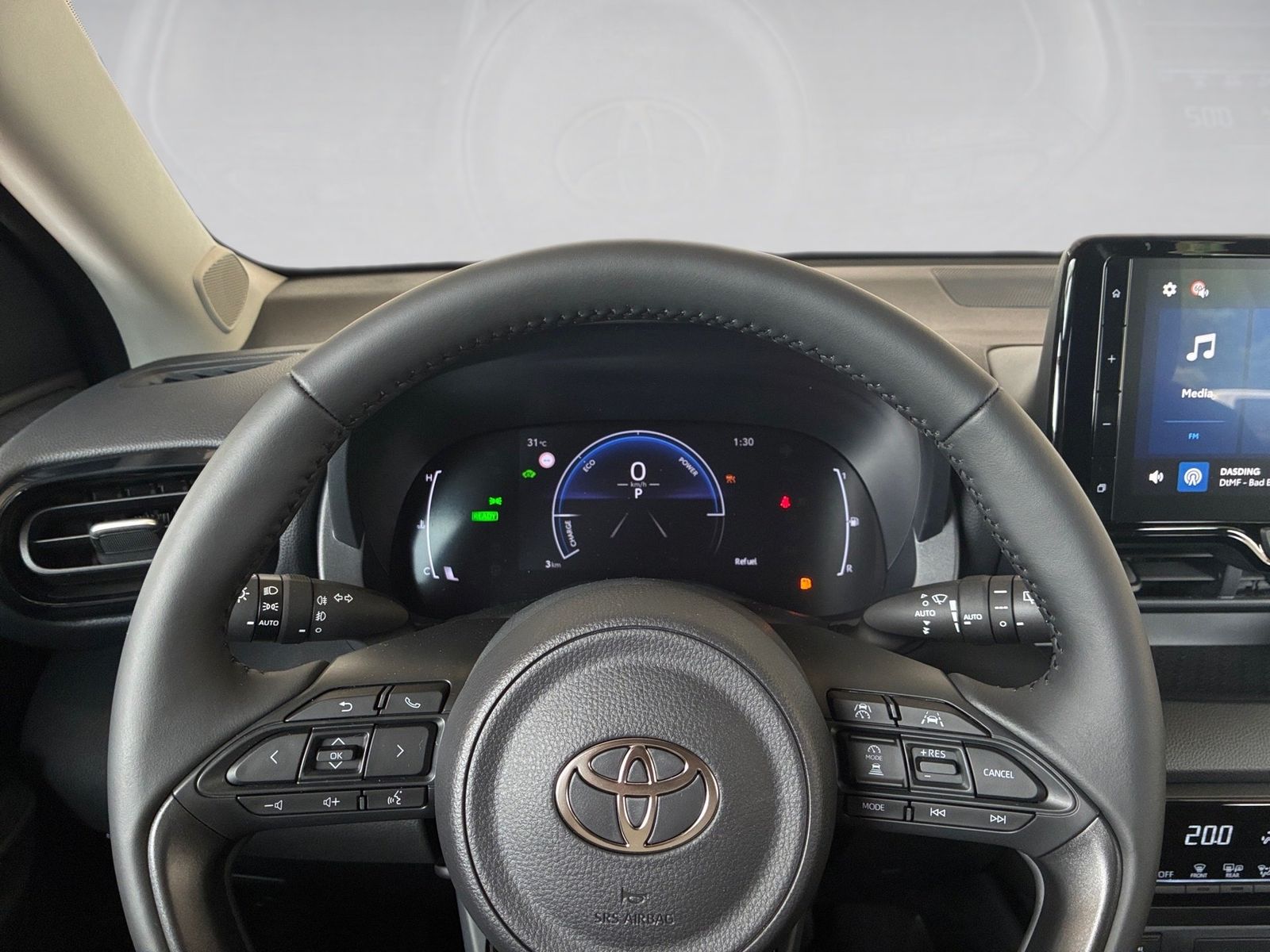 Fahrzeugabbildung Toyota Yaris 1.5 Teamplayer Kamera,LED,SHZ,ACC,Keyless