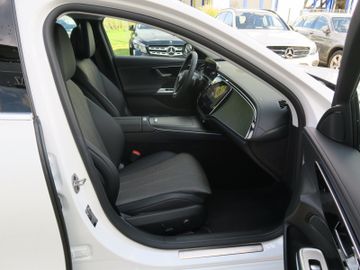 Mercedes E 220 - 11