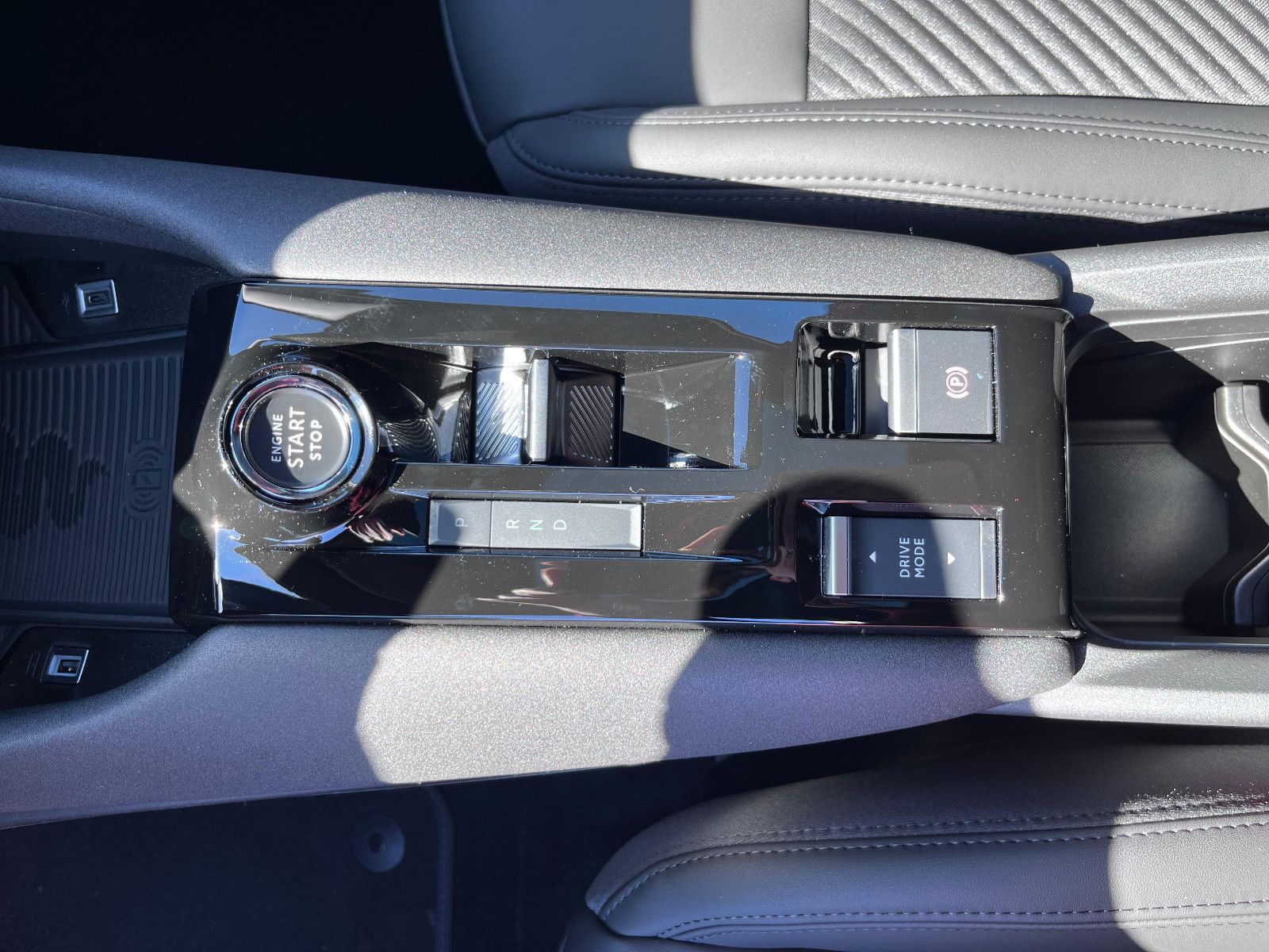 Fahrzeugabbildung Alfa Romeo Junior Ibrida 1.2 VGT 48V-Hybrid 107 kW ti