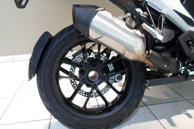 Fahrzeugabbildung BMW R1300GS Style Trophy mit Enduroschmiederäder