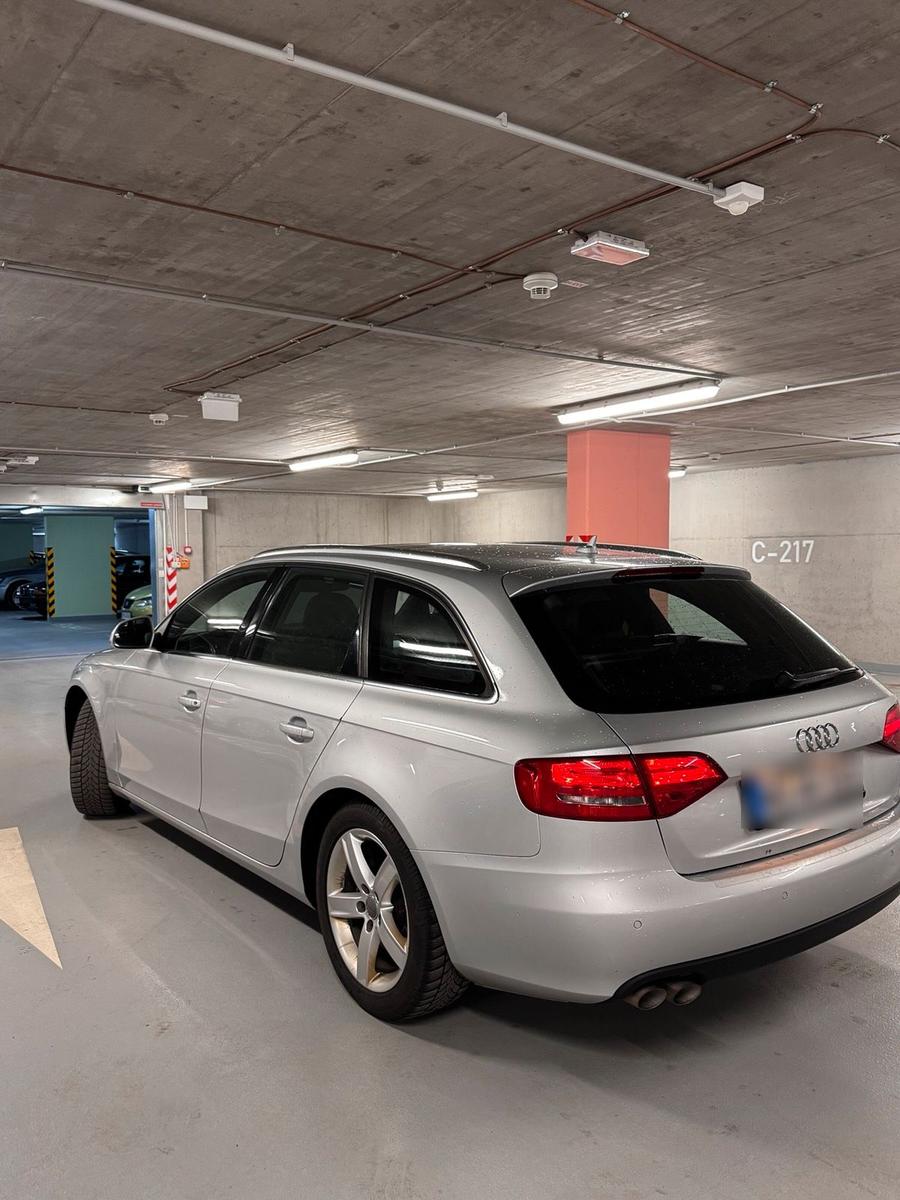 Audi A4 2009 — engine 170 HP (125kW)