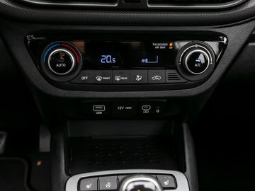 Hyundai i10 1.0 Trend Spurhalteassistent Kamera Navi
