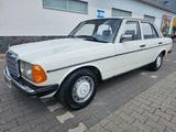 Mercedes-Benz 230E Oldtimer im Top-Zustand H-Kennzeichen - Mercedes-Benz 230 Gebrauchtwagen in Berlin