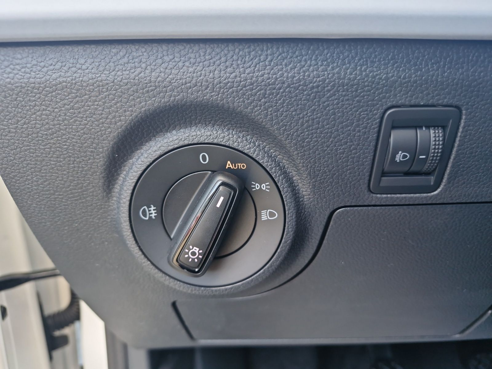 Fahrzeugabbildung SEAT Arona Road Edition 1.0 TSI LED KAMERA KLIMA