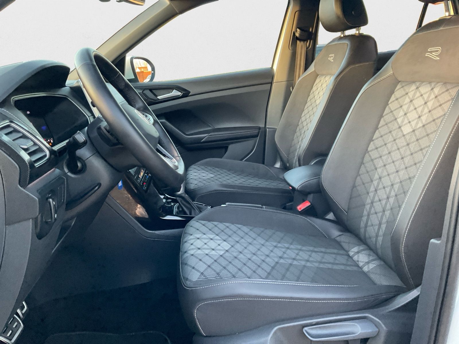 Volkswagen T-Cross - Bild 9