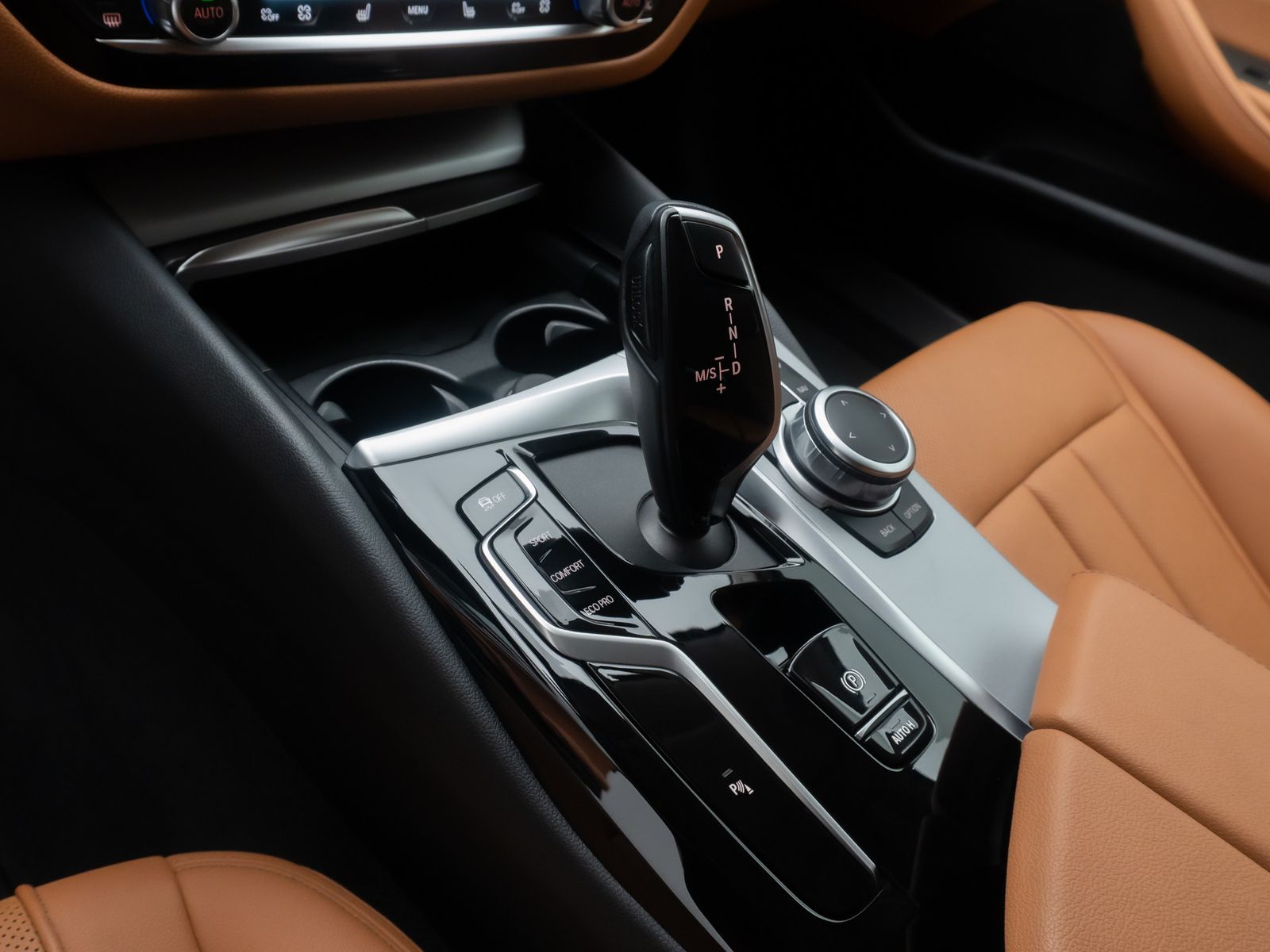 Fahrzeugabbildung BMW 520d Alarm DAB Kamera 4xKlima CockpitPlus Leder