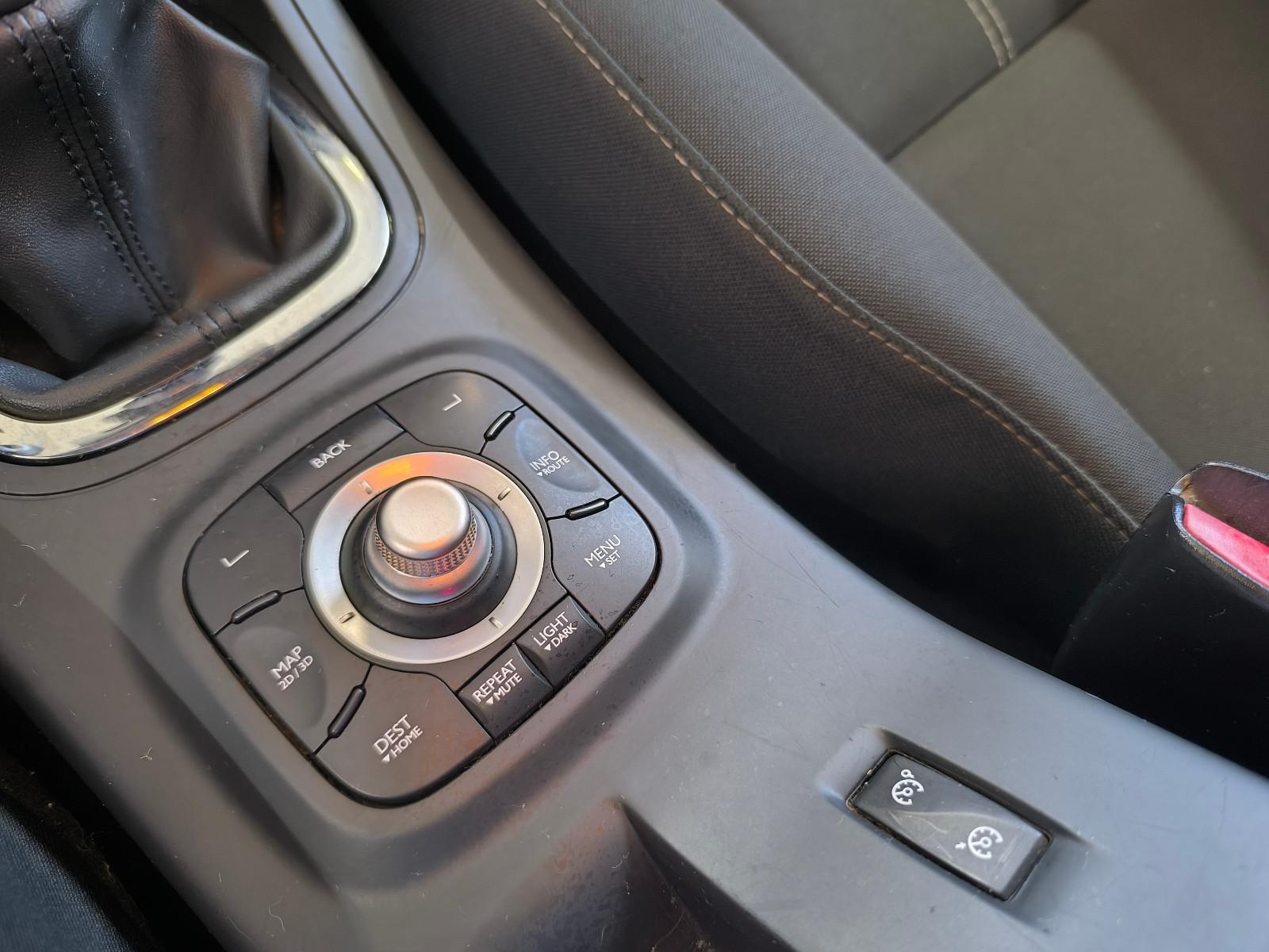 Renault Megane 2015 — photo 12