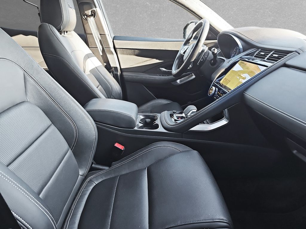 Jaguar E-Pace P300e R-Dynamic S