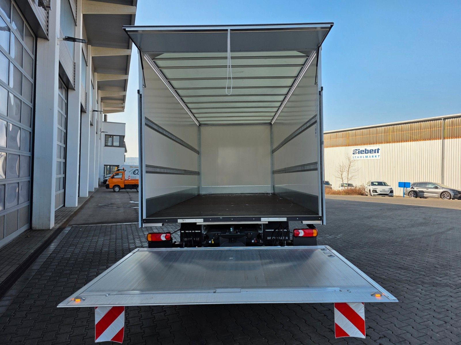 Fahrzeugabbildung Iveco Eurocargo ML80E21/P LBW 1.000kg L-Haus