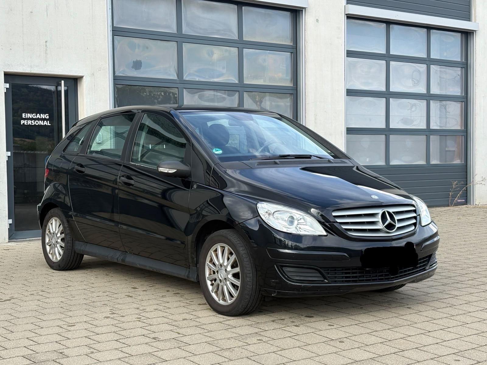 Mercedes-Benz B170 2006 — interior