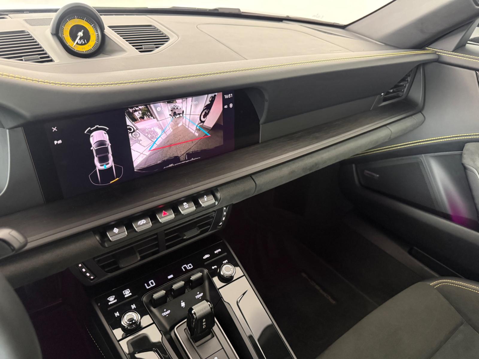 Porsche 992 Targa GTS 4 - PCCB- ACC-