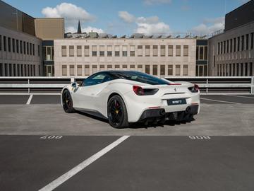 صورة 9 لـ 2017 Ferrari 488 GTB