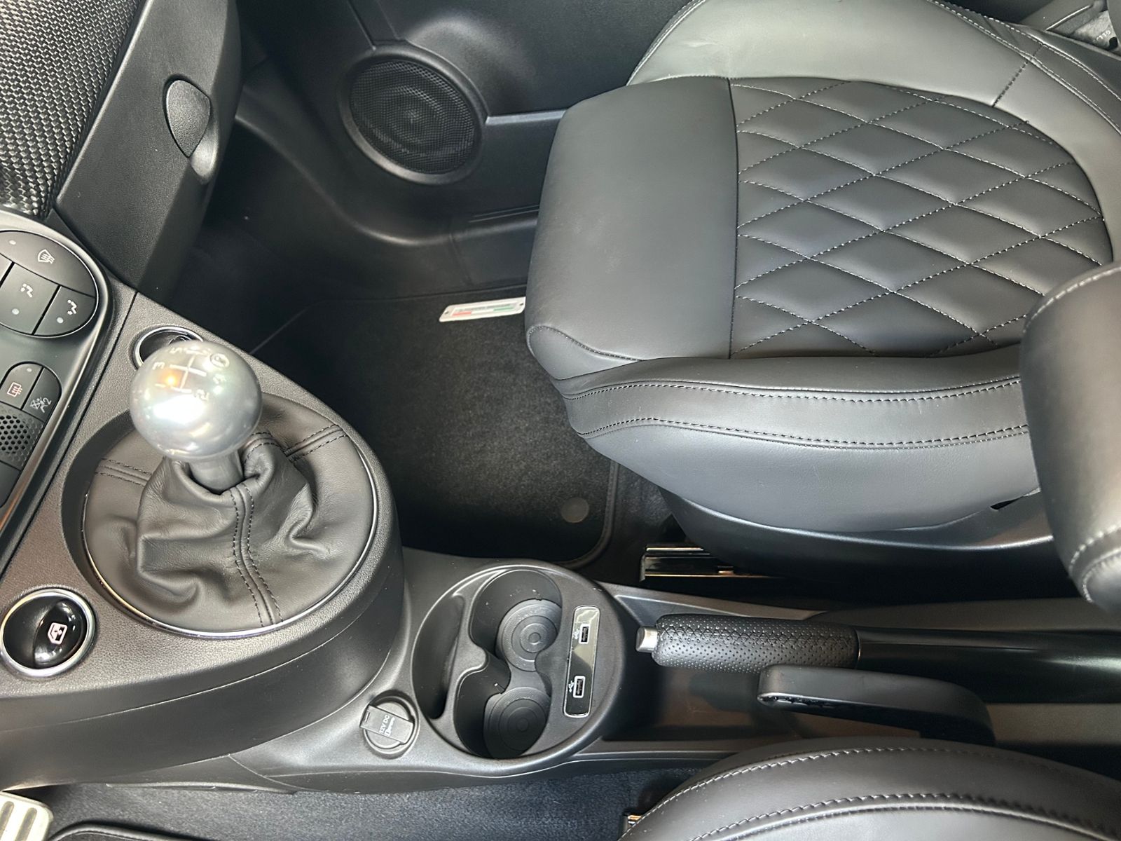 Fahrzeugabbildung Abarth 695C Turismo BEATS NAVI XENON