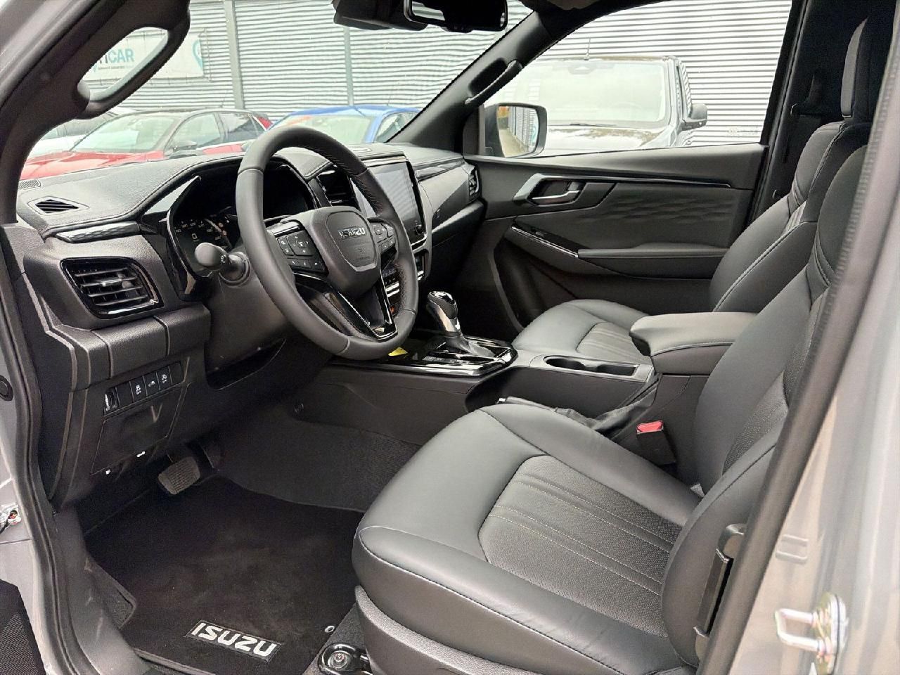 Fahrzeugabbildung Isuzu D-Max Space Cab 4WD V-CROSS