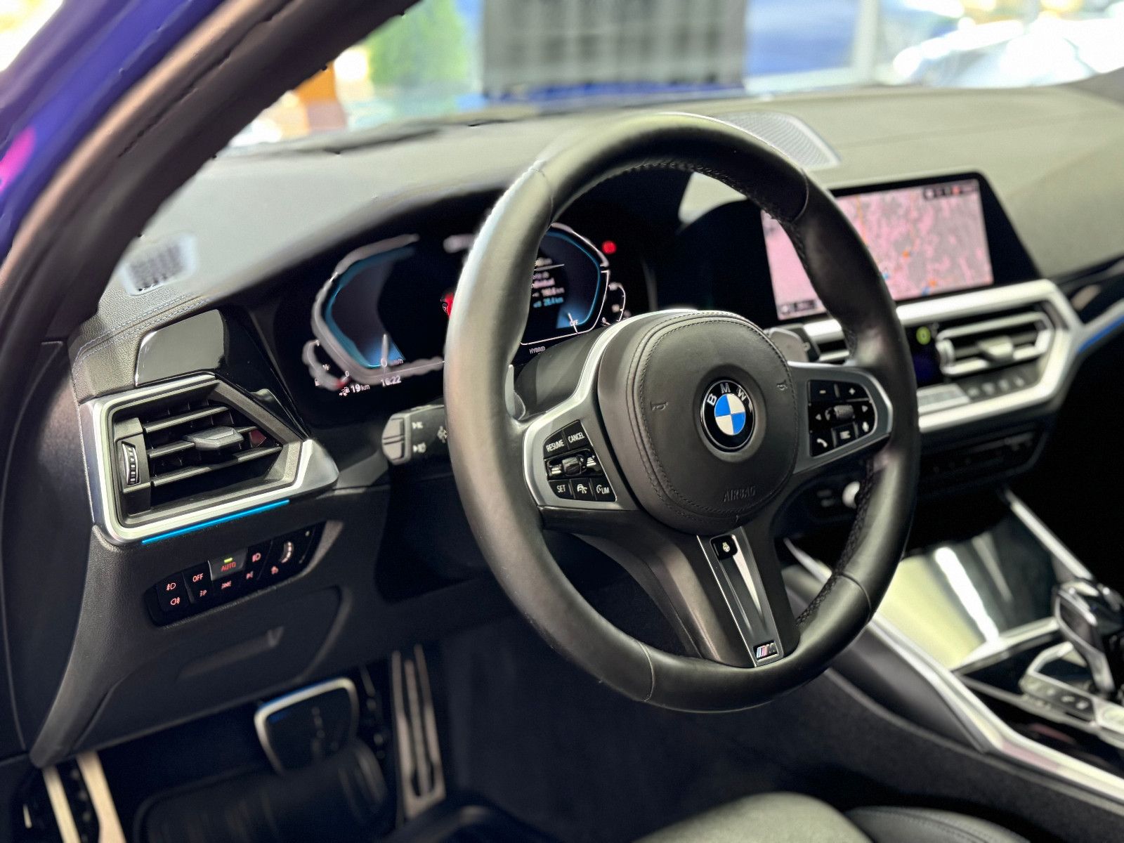 Fahrzeugabbildung BMW 330e M Sport Touring |LASER|HEAD-UP|HARMAN|LEDER