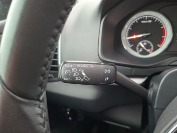 Skoda Karoq Ambition 1.0 TSI °LED°Navi°SHZ°PDC°Keyless