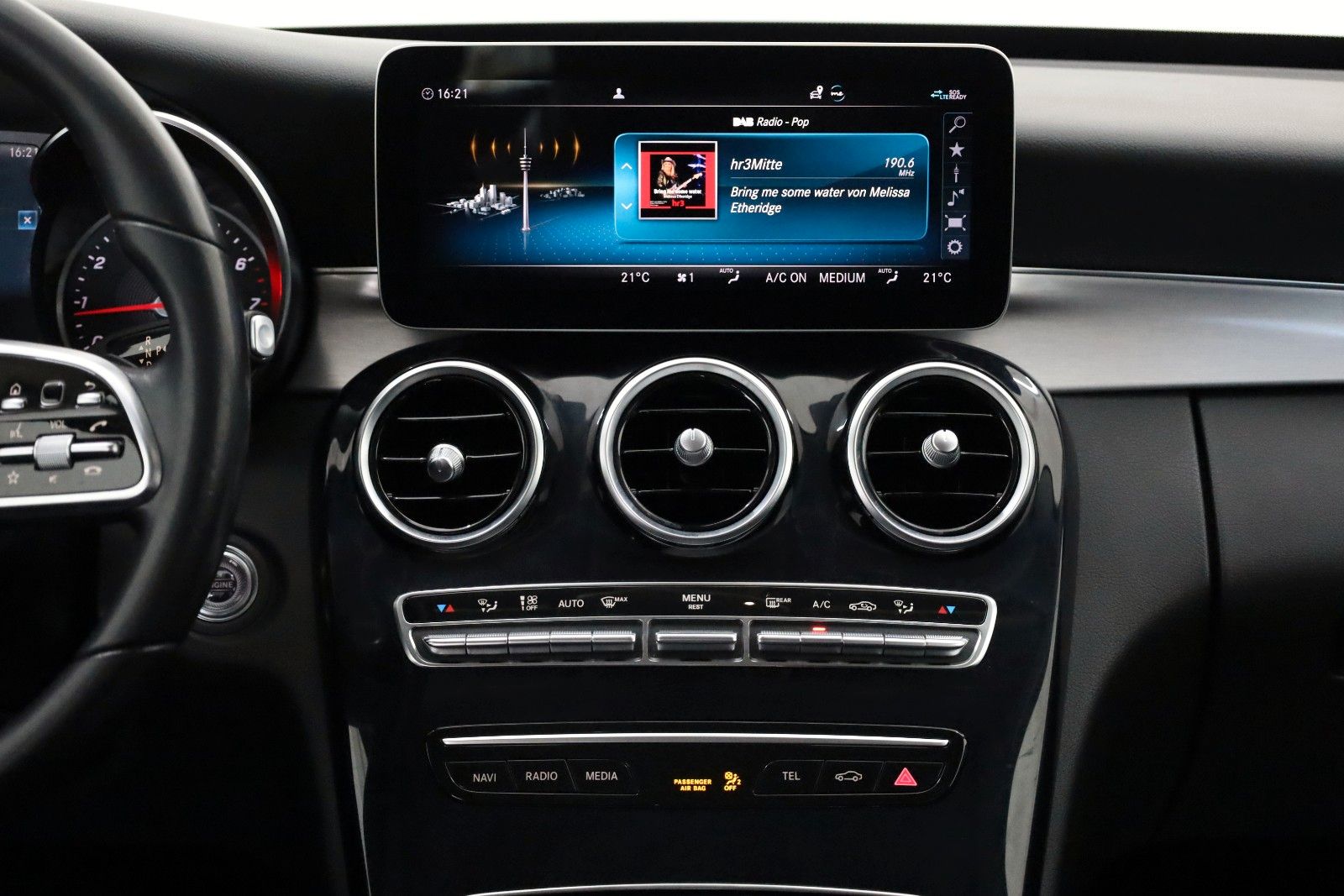Fahrzeugabbildung Mercedes-Benz C 180 T-Modell,T.Leder,Navi,LED,SH,Kamera,ACC